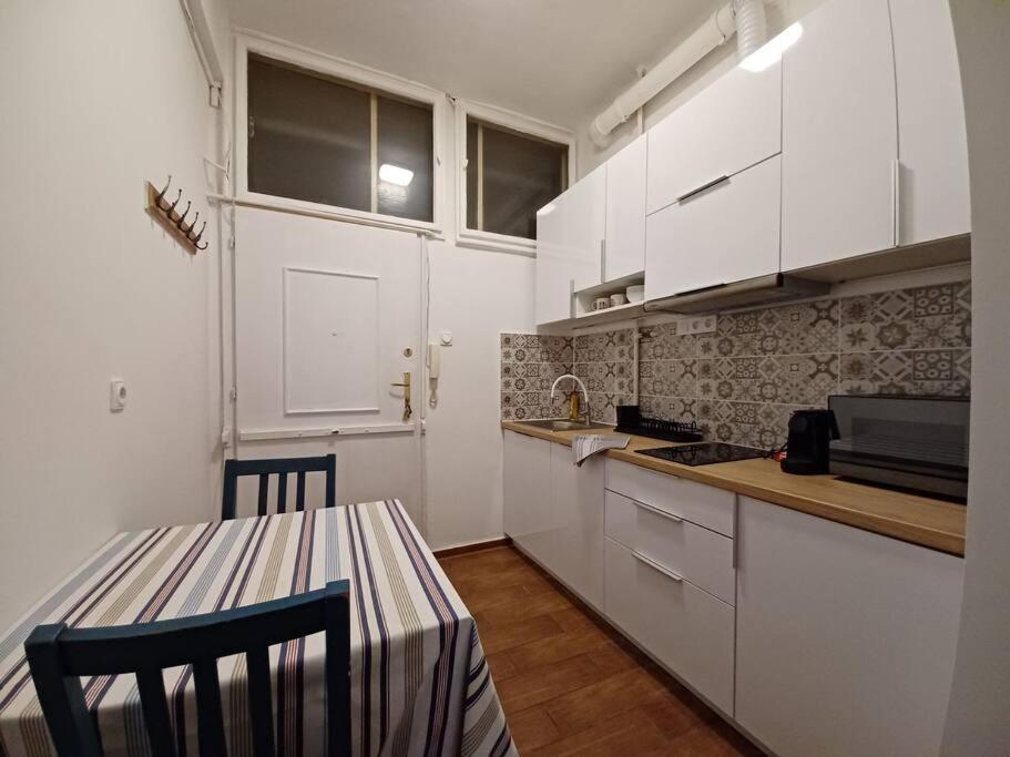 Hero'S Square Apartment บูดาเปสต์ ภายนอก รูปภาพ