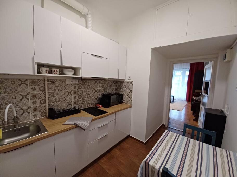 Hero'S Square Apartment บูดาเปสต์ ภายนอก รูปภาพ